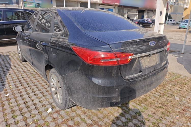 Used Ford Escort 2015 1.5L Automatic Fashion Model Exterior 2