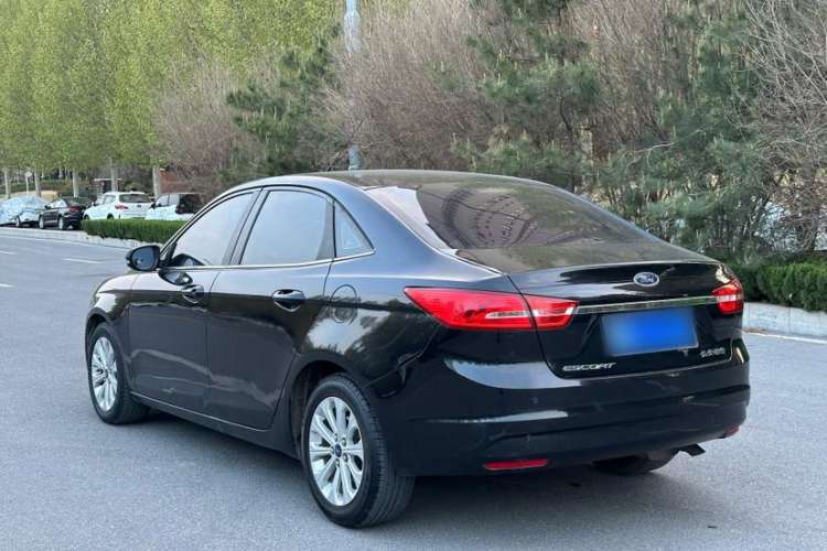 Used Ford Escort 2015 1.5L Automatic Fashion Model Exterior 3