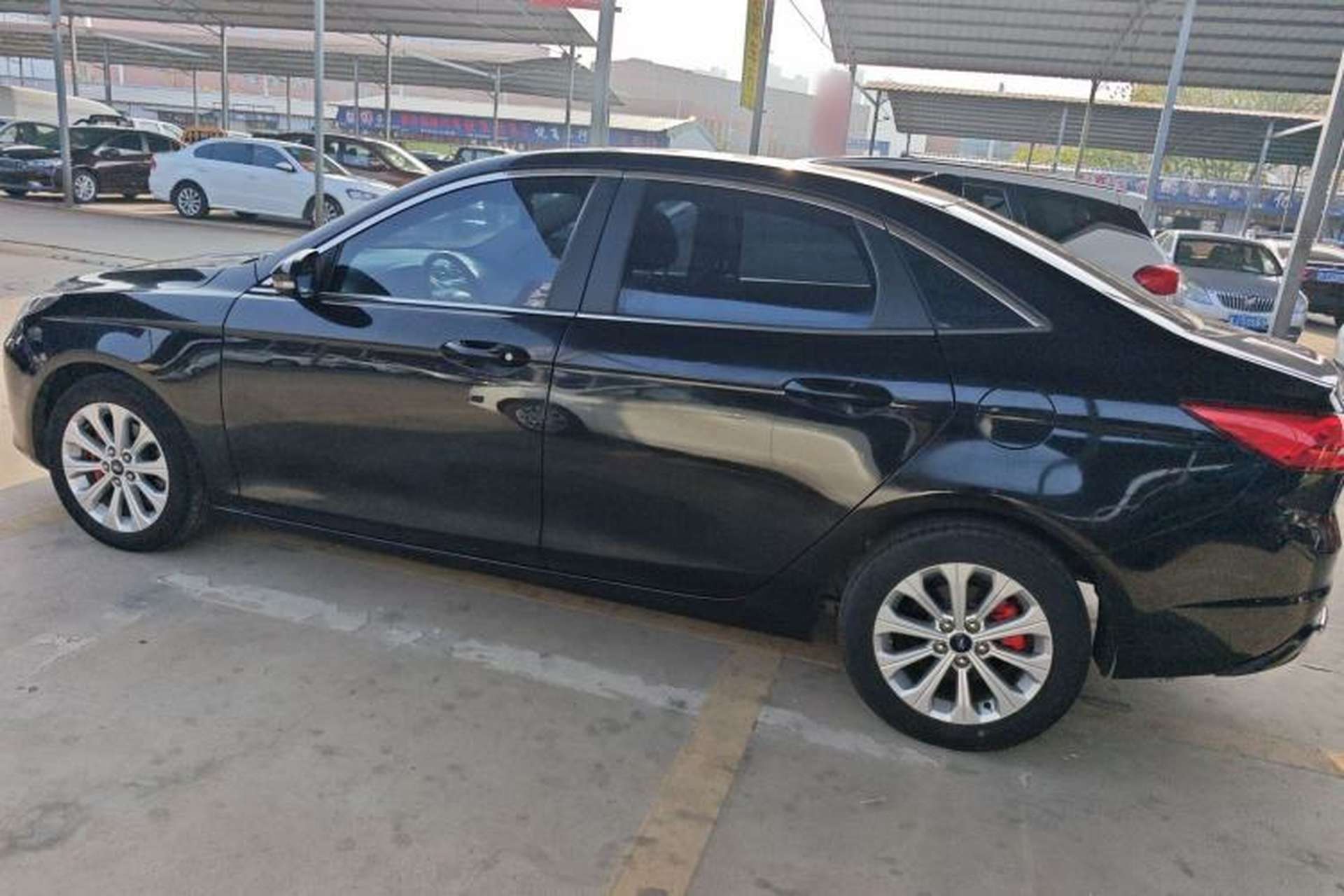 Used Ford Escort 2015 1.5L Manual Fashion Edition Exterior 3