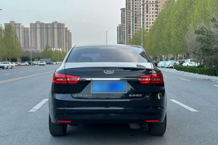 Used Ford Escort 2015 1.5L Automatic Fashion Model Exterior 4