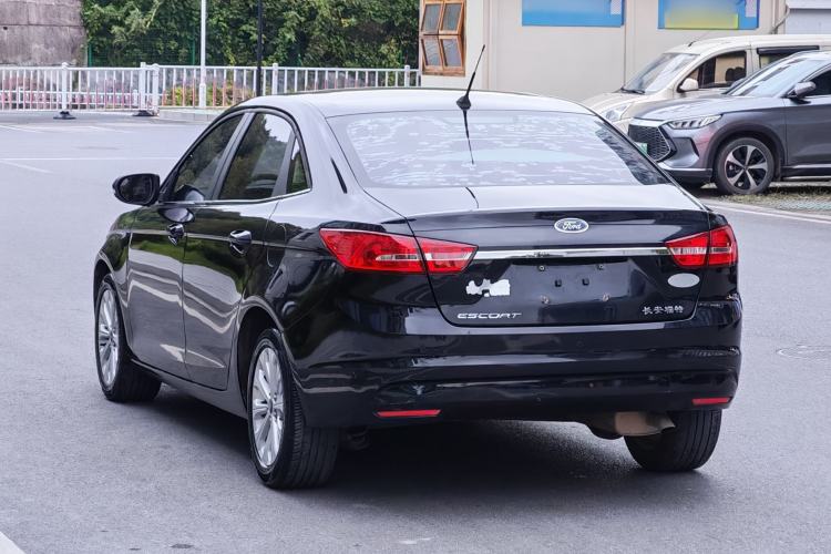 Used Ford Escort 2015 1.5L Automatic Fashion Model Exterior 4