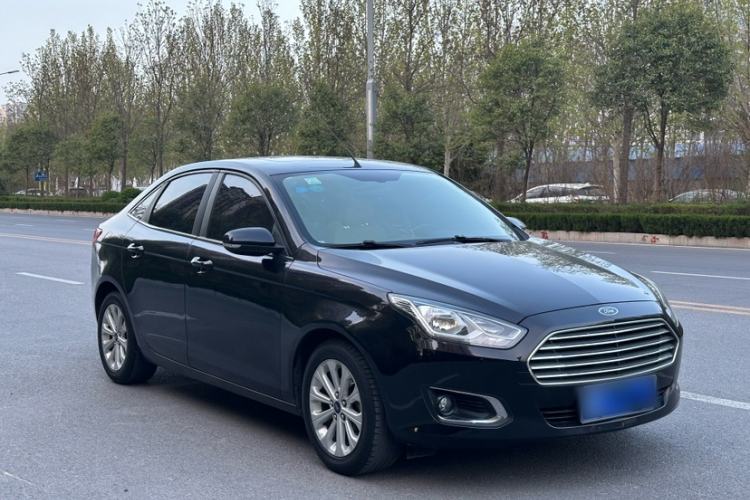 Used Ford Escort 2015 1.5L Automatic Fashion Model Exterior 5
