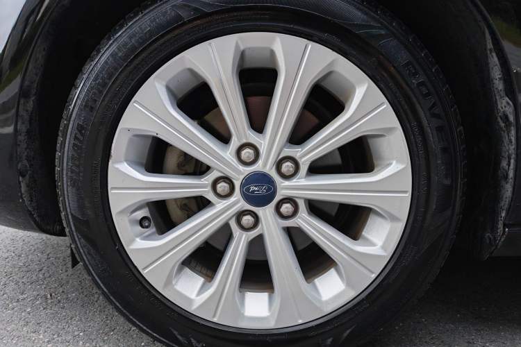 Used Ford Escort 2015 1.5L Automatic Fashion Model Exterior 7