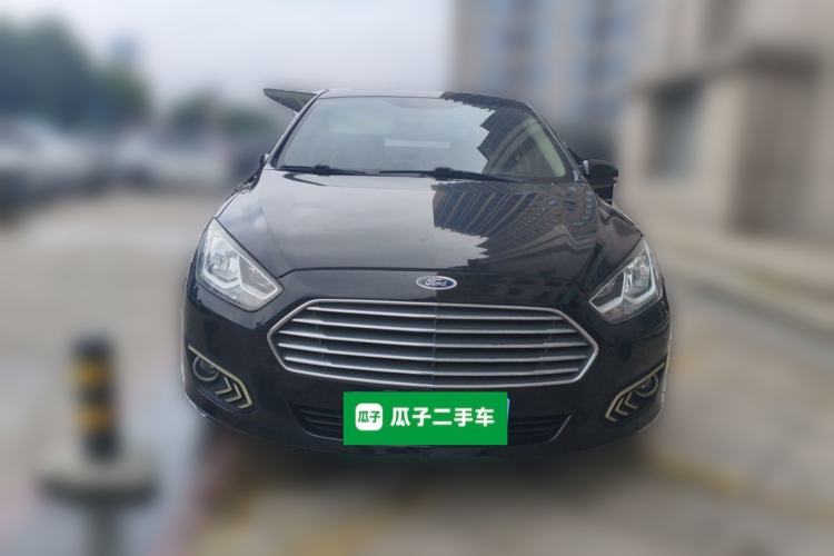 Used Ford Escort 2015 1.5L Manual Fashion Edition Front