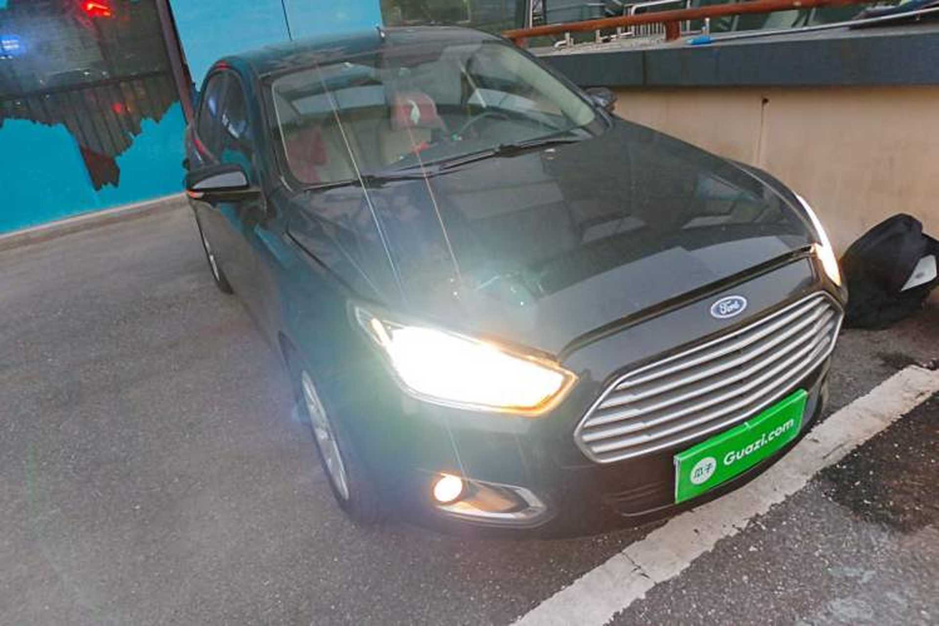 Used Ford Escort 2015 1.5L Automatic Fashion Model Front Right 45 Deg