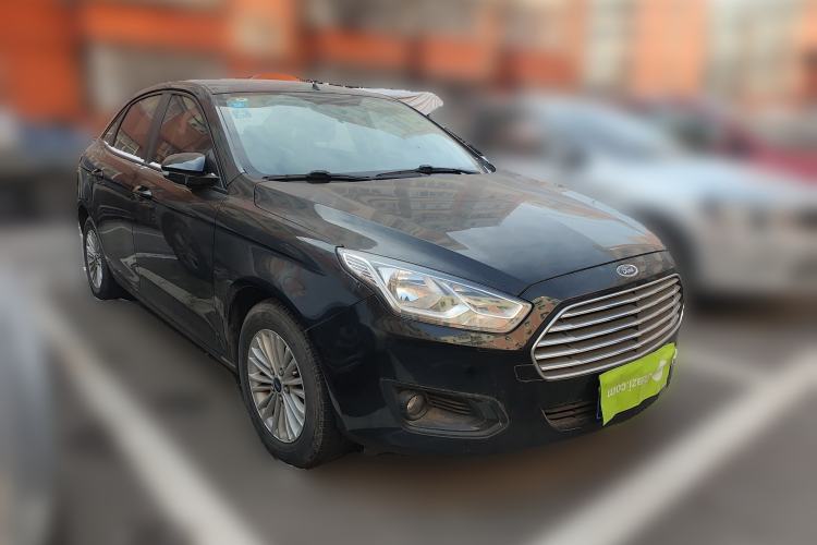 Used Ford Escort 2015 1.5L Automatic Comfort Edition Front Right 45 Deg