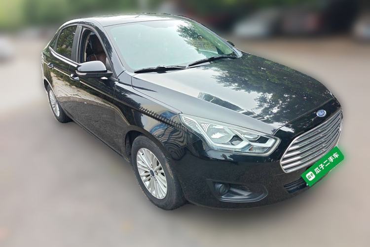 Used Ford Escort 2015 1.5L Manual Comfort Model Front Right 45 Deg