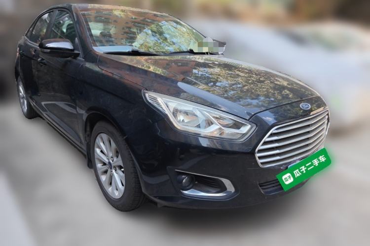 Used Ford Escort 2015 1.5L Automatic Fashion Model Front Right 45 Deg