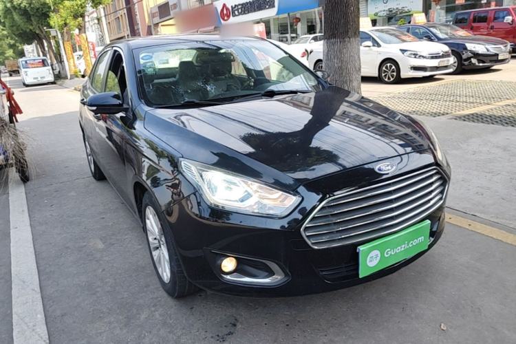Used Ford Escort 2015 1.5L Automatic Fashion Model Front Right 45 Deg