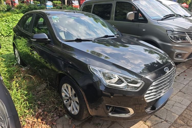 Used Ford Escort 2015 1.5L Automatic Fashion Model Front Right 45 Deg