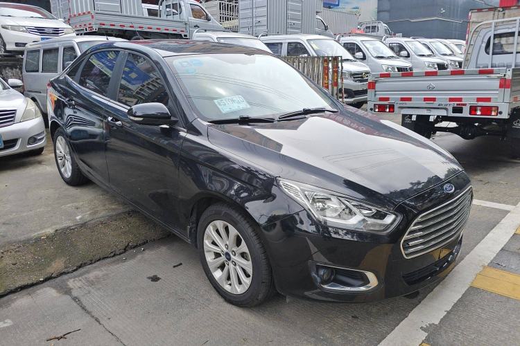 Used Ford Escort 2015 1.5L Automatic Fashion Model Front Right 45 Deg