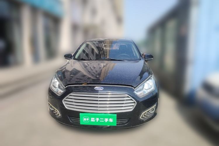 Used Ford Escort 2015 1.5L Manual Fashion Edition Front