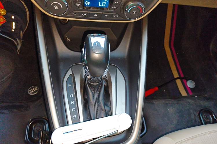 Used Ford Escort 2015 1.5L Automatic Fashion Model Gear Lever