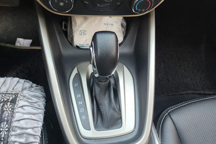 Used Ford Escort 2015 1.5L Automatic Comfort Edition Gear Lever