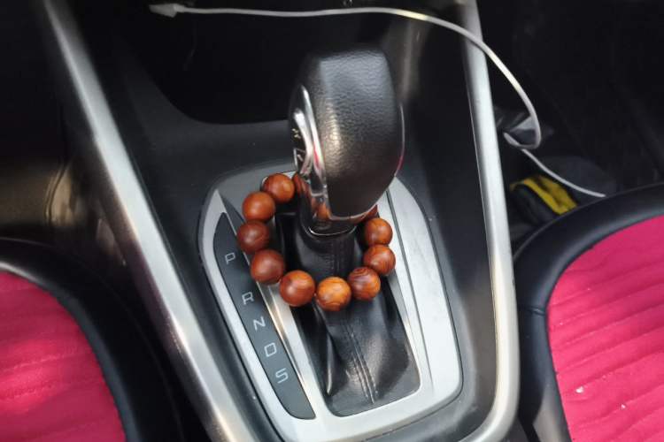 Used Ford Escort 2015 1.5L Automatic Comfort Edition Gear Lever