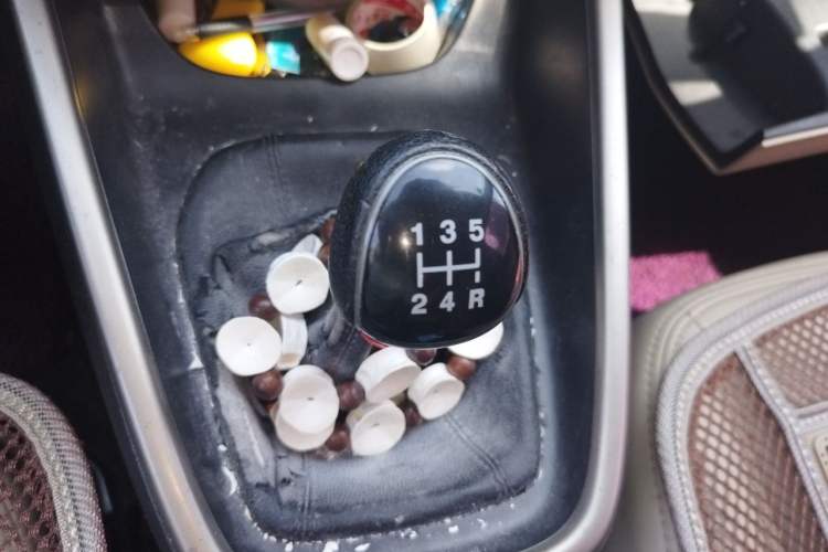 Used Ford Escort 2015 1.5L Manual Comfort Model Gear Lever