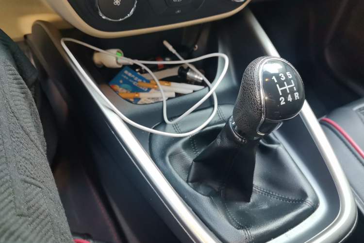 Used Ford Escort 2015 1.5L Manual Comfort Model Gear Lever