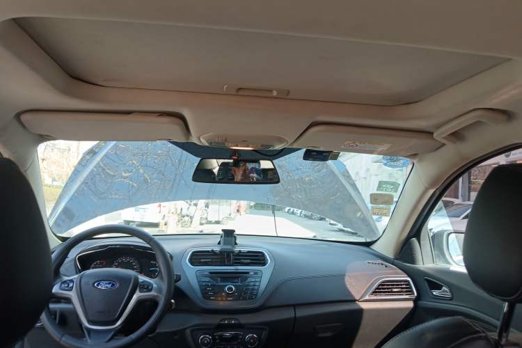Used Ford Escort 2015 1.5L Automatic Fashion Model Headliner
