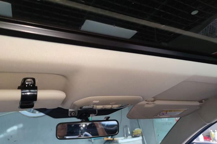 Used Ford Escort 2015 1.5L Manual Fashion Edition Headliner