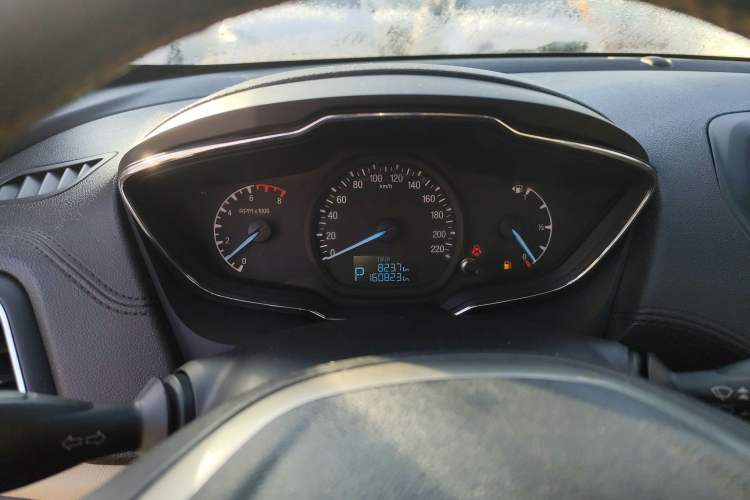 Used Ford Escort 2015 1.5L Automatic Fashion Model Instrument Cluster