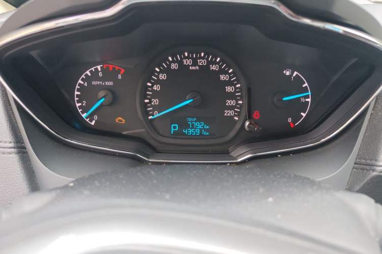 Used Ford Escort 2015 1.5L Automatic Fashion Model Instrument Cluster