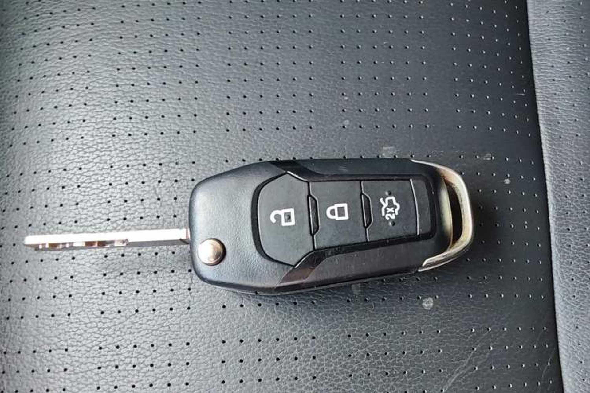 Used Ford Escort 2015 1.5L Manual Fashion Edition Interior 1