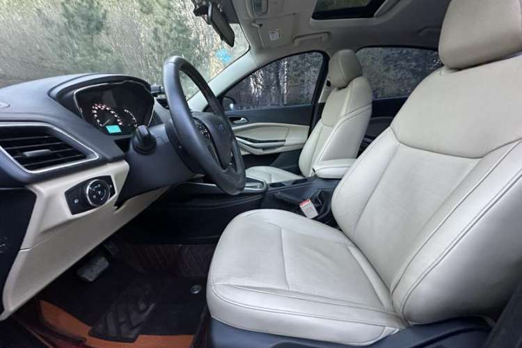 Used Ford Escort 2015 1.5L Automatic Fashion Model Interior 2