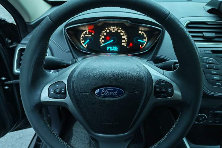 Used Ford Escort 2015 1.5L Automatic Fashion Model Interior 3