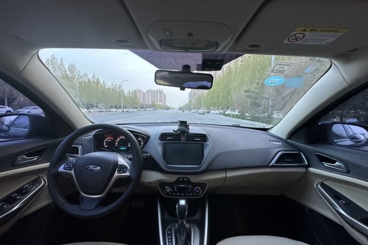 Used Ford Escort 2015 1.5L Automatic Fashion Model Interior 5
