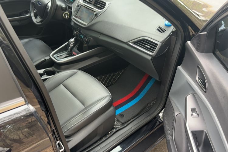 Used Ford Escort 2015 1.5L Automatic Fashion Model Interior 6