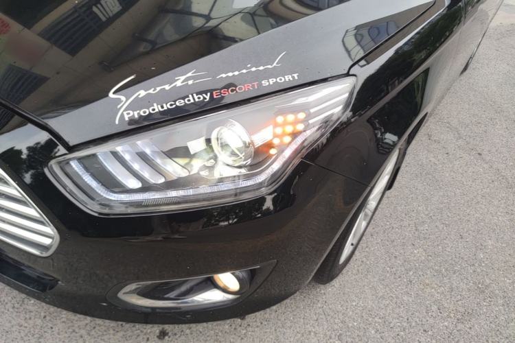 Used Ford Escort 2015 1.5L Manual Fashion Edition Left Front Headlight