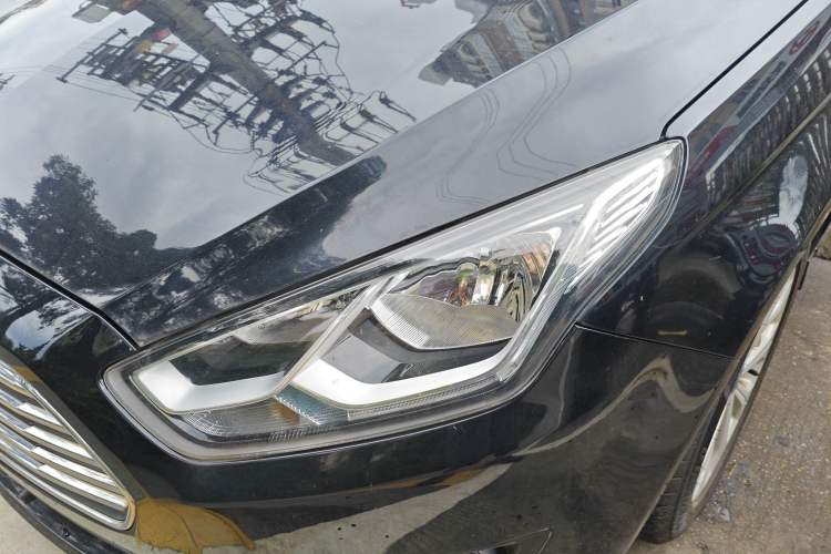 Used Ford Escort 2015 1.5L Automatic Fashion Model Left Front Headlight