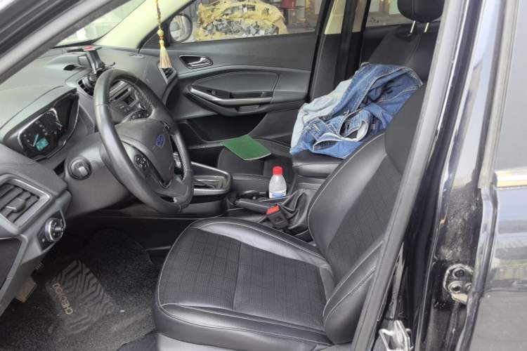 Used Ford Escort 2015 1.5L Automatic Fashion Model Left Front Seat