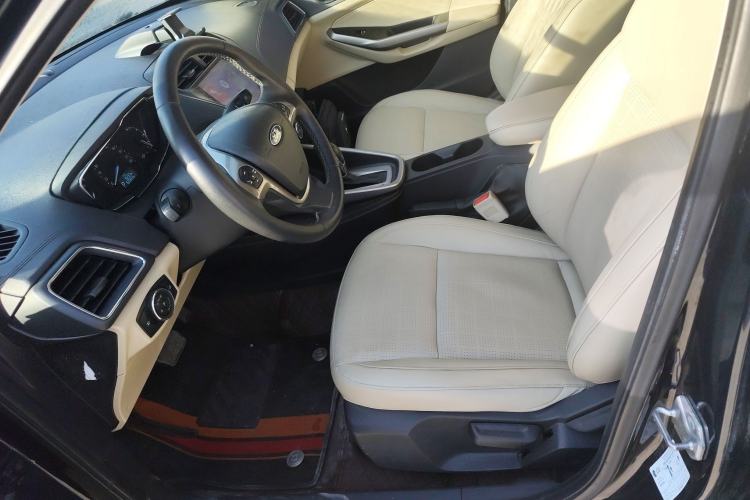 Used Ford Escort 2015 1.5L Automatic Fashion Model Left Front Seat