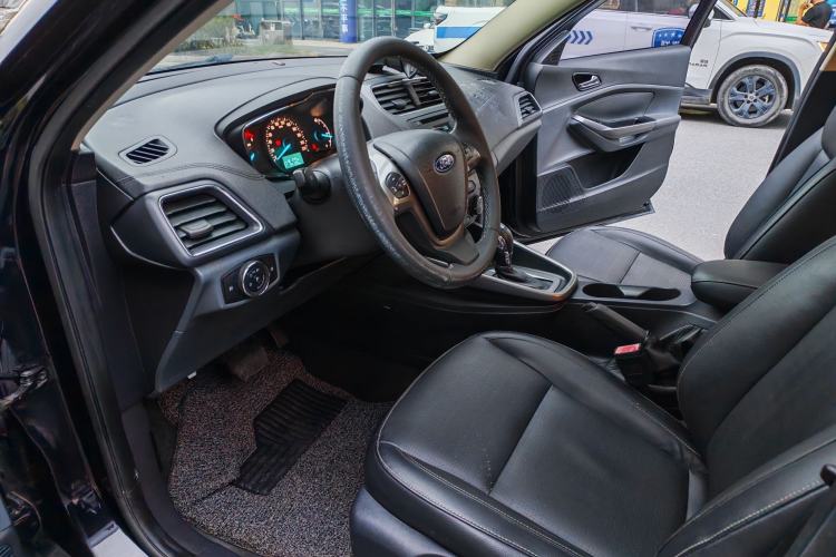Used Ford Escort 2015 1.5L Automatic Fashion Model Left Front Seat