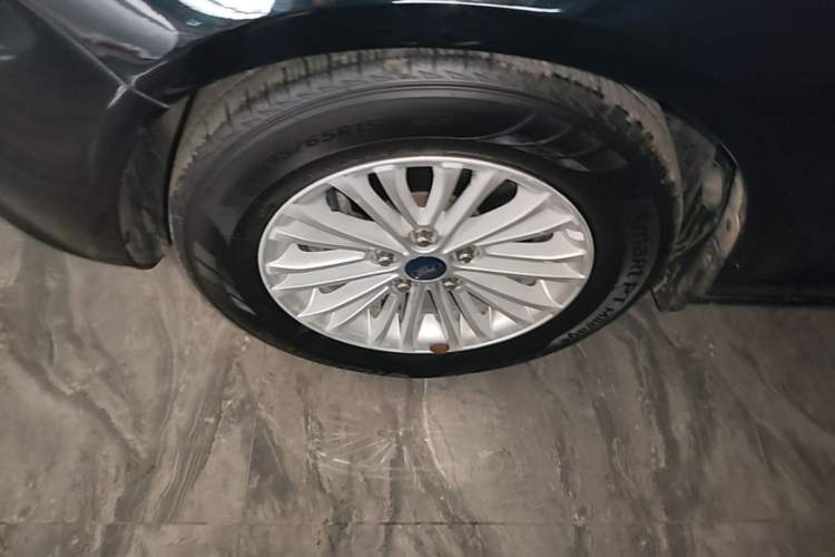 Used Ford Escort 2015 1.5L Manual Comfort Model Left Front Wheel Hub