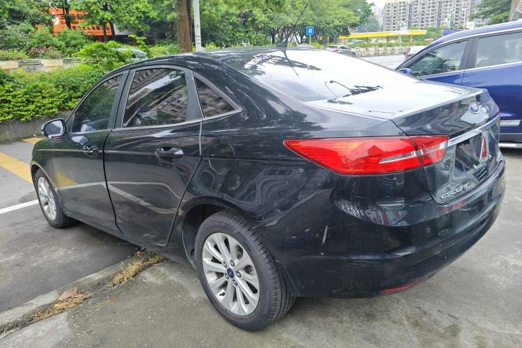 Used Ford Escort 2015 1.5L Automatic Fashion Model Left Side