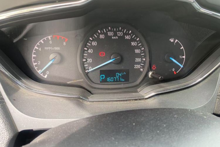Used Ford Escort 2015 1.5L Automatic Fashion Model Odometer Close Up