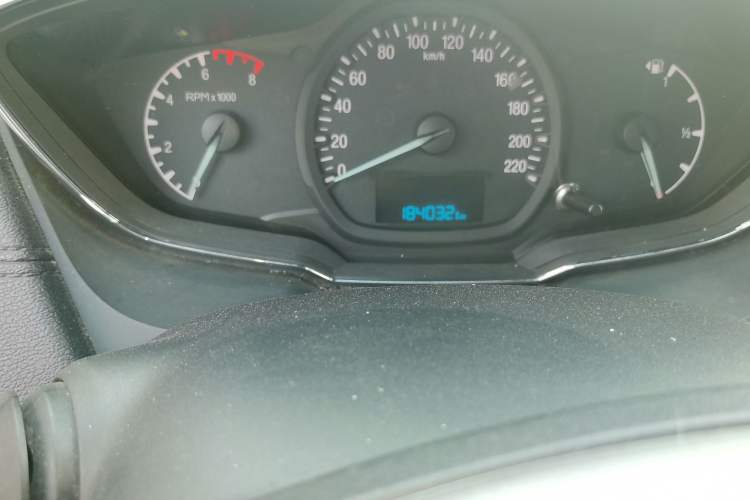 Used Ford Escort 2015 1.5L Manual Fashion Edition Odometer Close Up