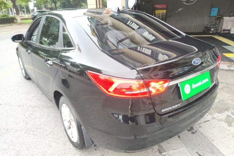 Used Ford Escort 2015 1.5L Manual Fashion Edition Rear Left 45 Deg