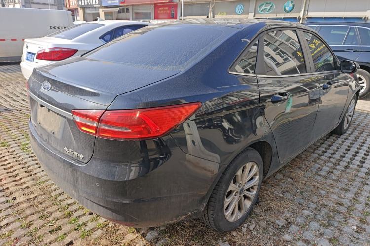 Used Ford Escort 2015 1.5L Automatic Fashion Model Rear Right 45 Deg