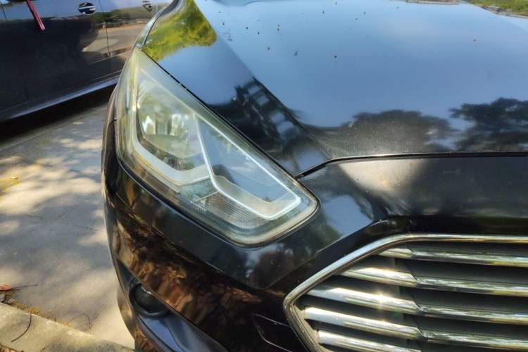 Used Ford Escort 2015 1.5L Manual Comfort Model Right Front Headlight