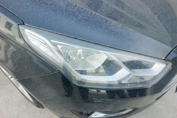 Used Ford Escort 2015 1.5L Manual Fashion Edition Right Front Headlight
