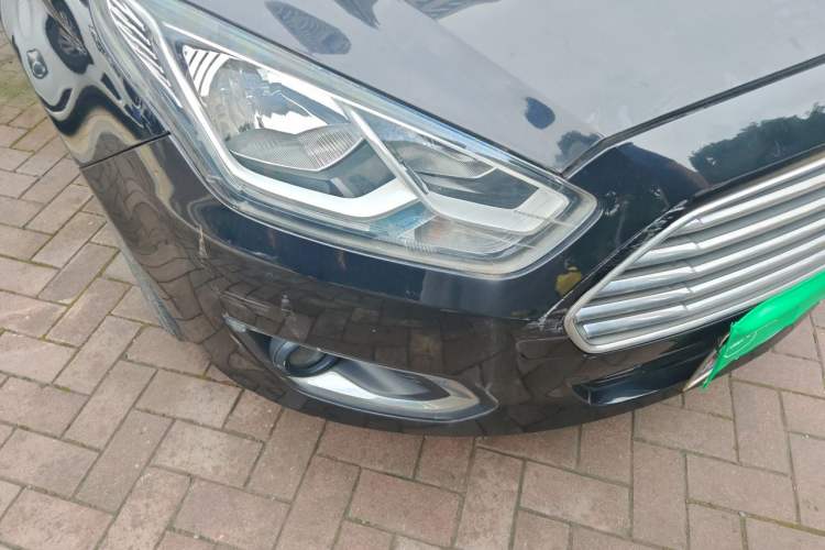 Used Ford Escort 2015 1.5L Automatic Fashion Model Right Front Headlight