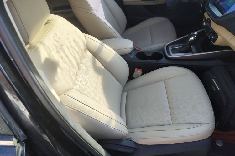 Used Ford Escort 2015 1.5L Automatic Fashion Model Right Front Seat