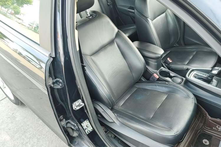 Used Ford Escort 2015 1.5L Automatic Fashion Model Right Front Seat