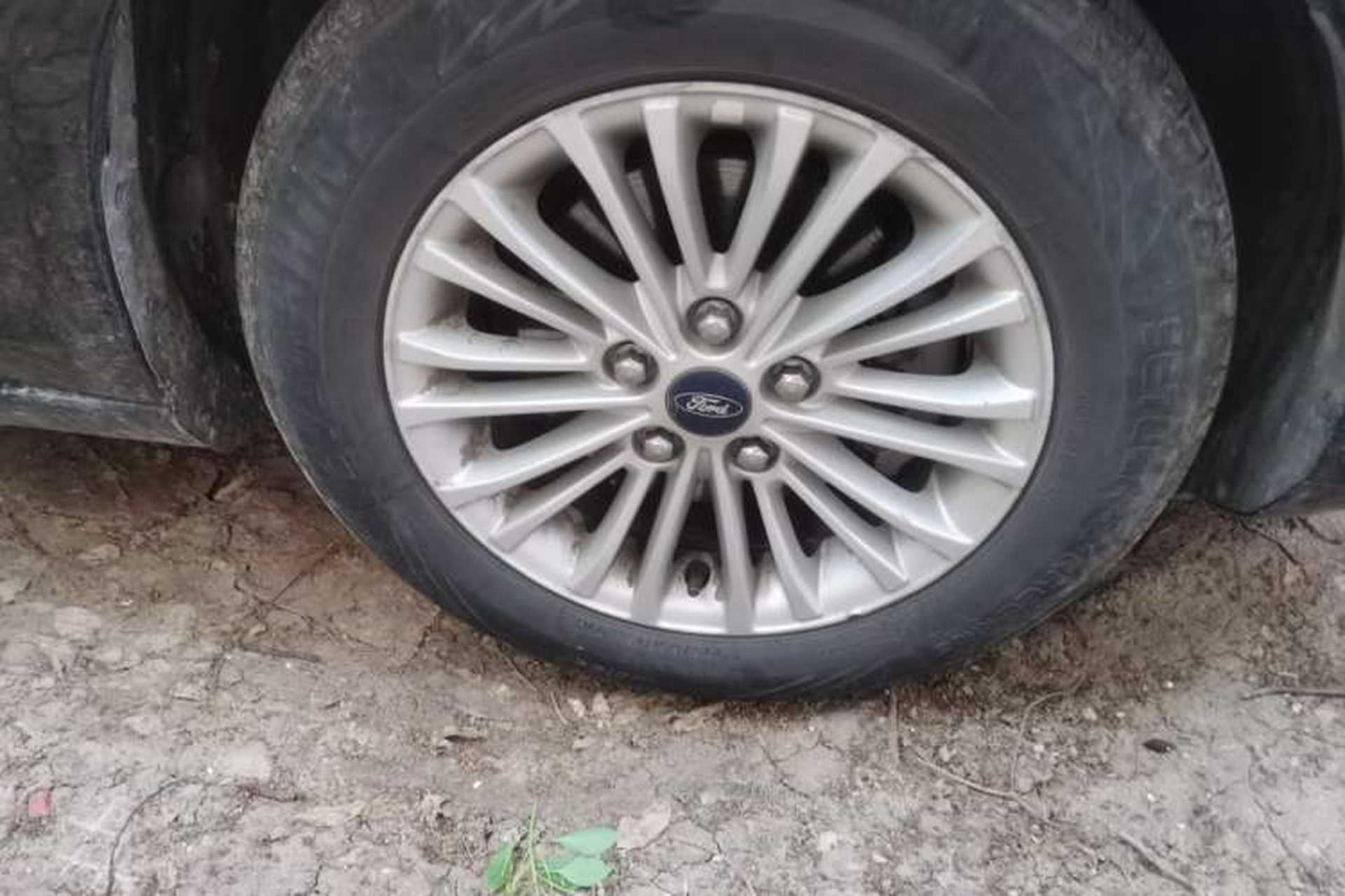 Used Ford Escort 2015 1.5L Manual Comfort Model Right Front Wheel Hub