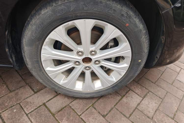 Used Ford Escort 2015 1.5L Automatic Fashion Model Right Front Wheel Hub