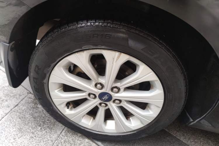 Used Ford Escort 2015 1.5L Manual Fashion Edition Right Rear Wheel Hub