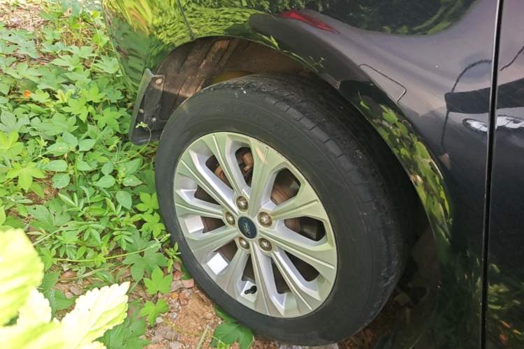 Used Ford Escort 2015 1.5L Automatic Fashion Model Right Rear Wheel Hub
